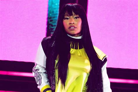 nicki minaj fappening|Nicki Minaj Has Serious Wardrobe Malfunction Mid